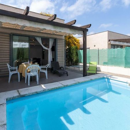 Vila Premium 17 Les Deveses Exteriér fotografie